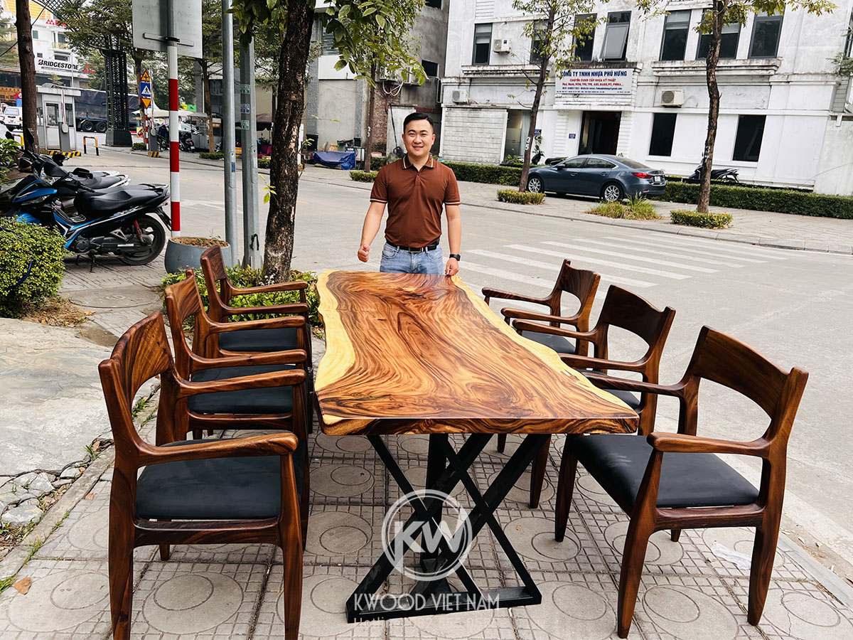 Bộ bàn ăn gỗ me tây 6 ghế của Kood Việt Nam dành cho gia đình có nhiều người