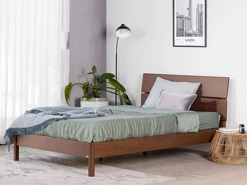 Giường gỗ 1m làm hoàn toàn bằng gỗ tự nhiên. Giá: 1.8 triệu (Nguồn: Sưu tầm)