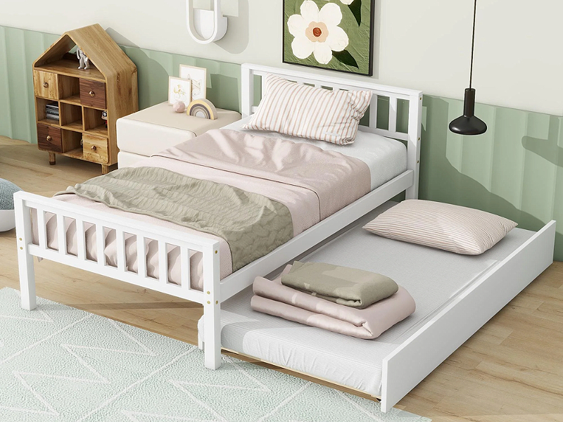 Giường gỗ tích hợp ngăn kéo để chăn gối. Giá: 1.5 triệu (Nguồn: Sưu tầm)