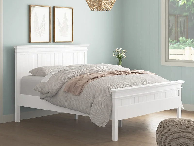 Giường gỗ tự nhiên sơn trắng phong cách đơn giản, tinh tế (Nguồn: Sưu tầm)