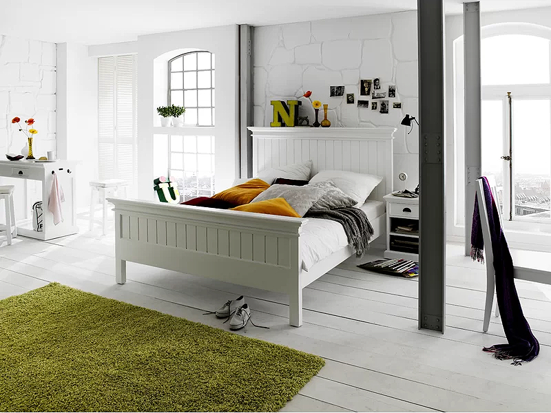 Giường gỗ tự nhiên sơn trắng phong cách độc lạ (Nguồn: Sưu tầm)