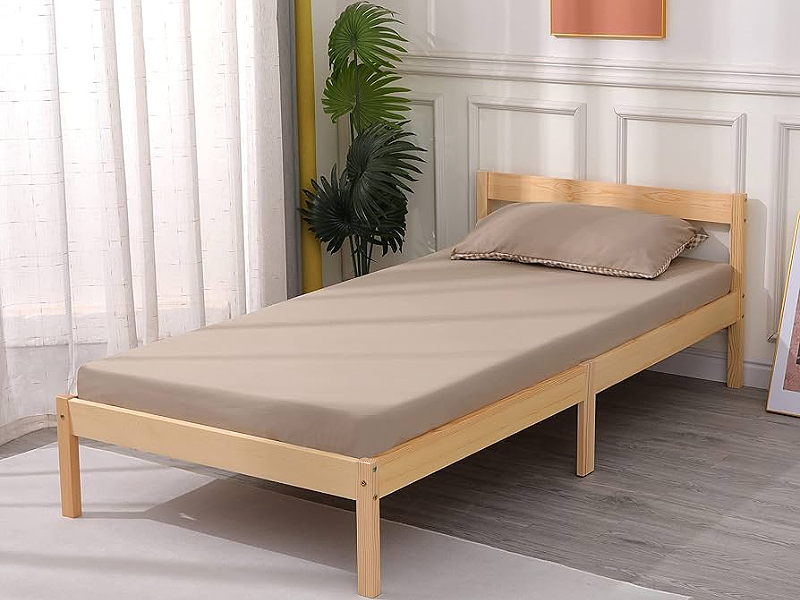 Giường đơn được làm bằng gỗ tự nhiên (Nguồn: Sưu tầm)