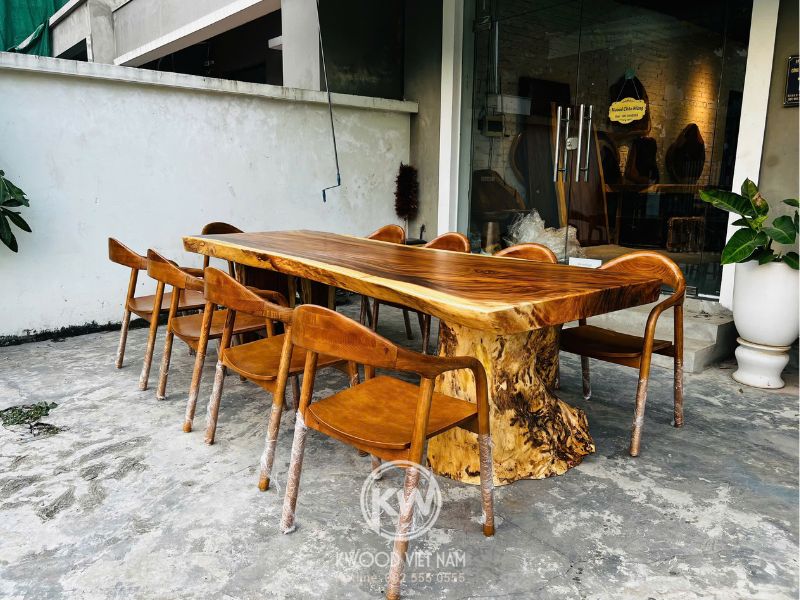 Bàn gỗ me tây được nhiều khách hàng KWOOD VIỆT NAM yêu thích