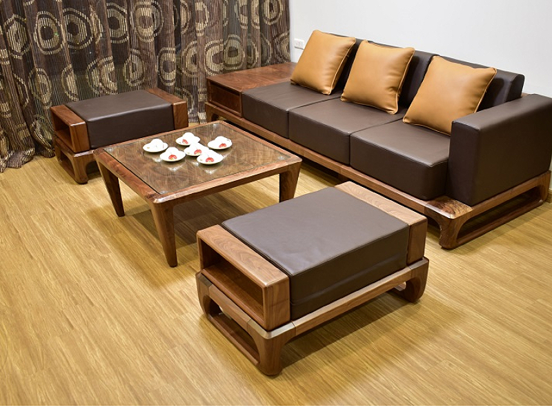 Sofa gỗ kết hợp bàn trà nhỏ xinh cho phòng khách nhỏ – Giá 6.800.000₫ (Nguồn: Sưu tầm)