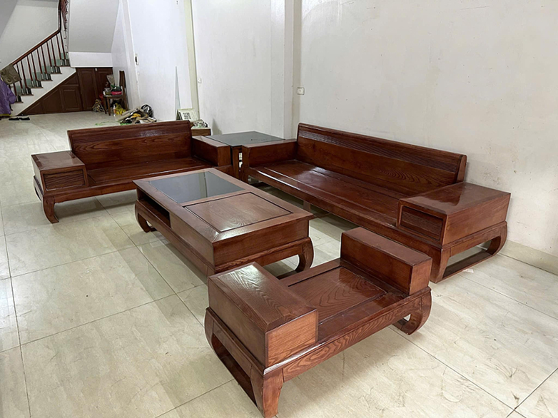 Sofa gỗ tự nhiên kiểu dáng văng nhỏ gọn – Giá 5.300.000₫ (Nguồn: Sưu tầm)