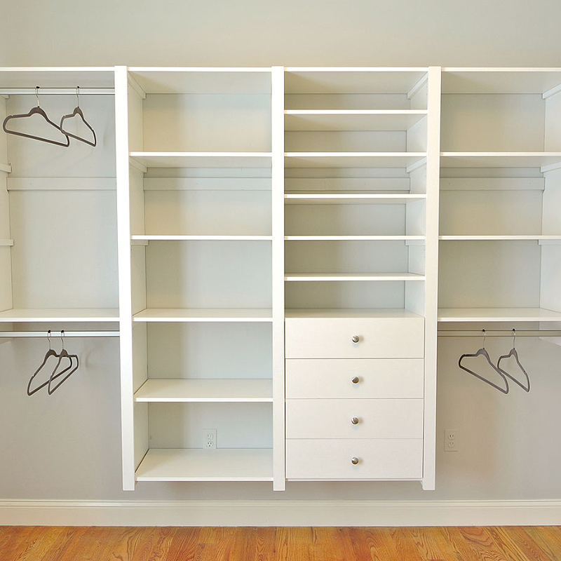 Tủ quần áo gắn tường tone trắng, nhiều ngăn tiện lợi (Nguồn: Sưu tầm)