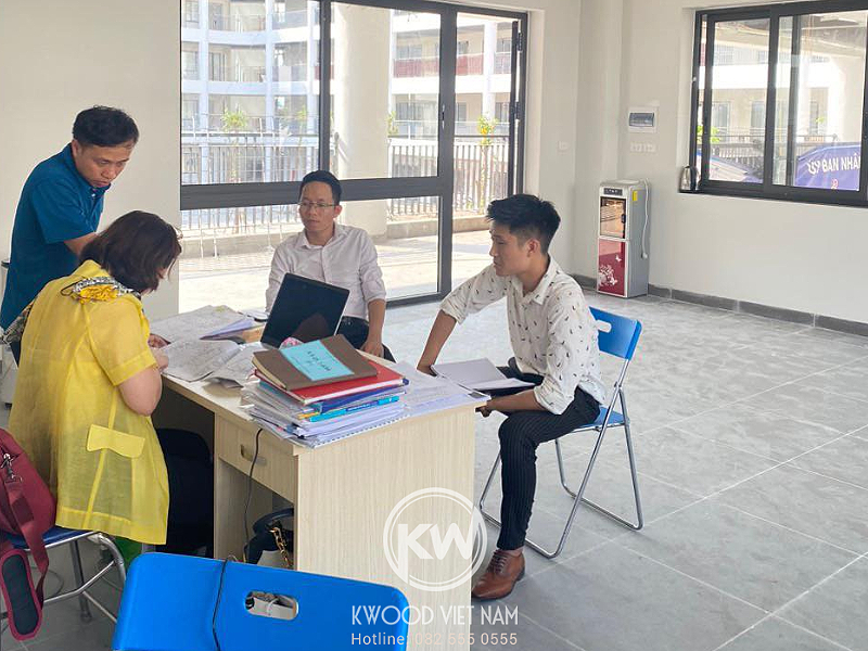 Kwood Việt Nam hỗ trợ khách hàng chọn lựa các loại gỗ phù hợp
