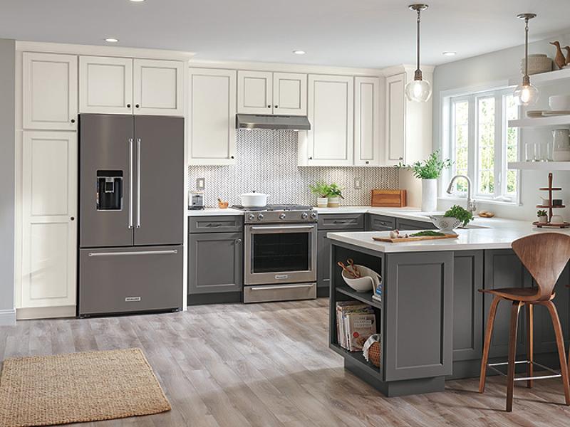 Tủ bếp chữ U được thiết kế với tone màu xám- trắng phong cách hiện đại (Nguồn: Sưu tầm)
