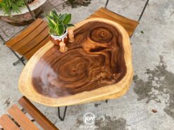 Sản phẩm bàn trà gỗ me tây nguyên tấm chân sắt - BMT170 tại Kwood Việt Nam