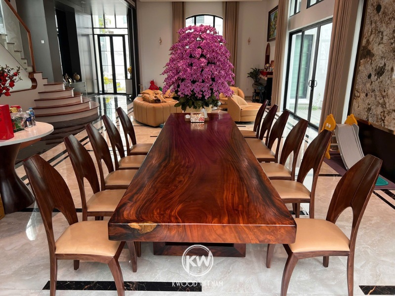 Nội thất gỗ me tây sở hữu vẽ đẹp độc bản