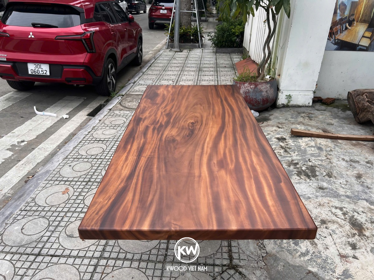 Mặt bàn gỗ me tây nguyên tấm 1m6 - BMT187