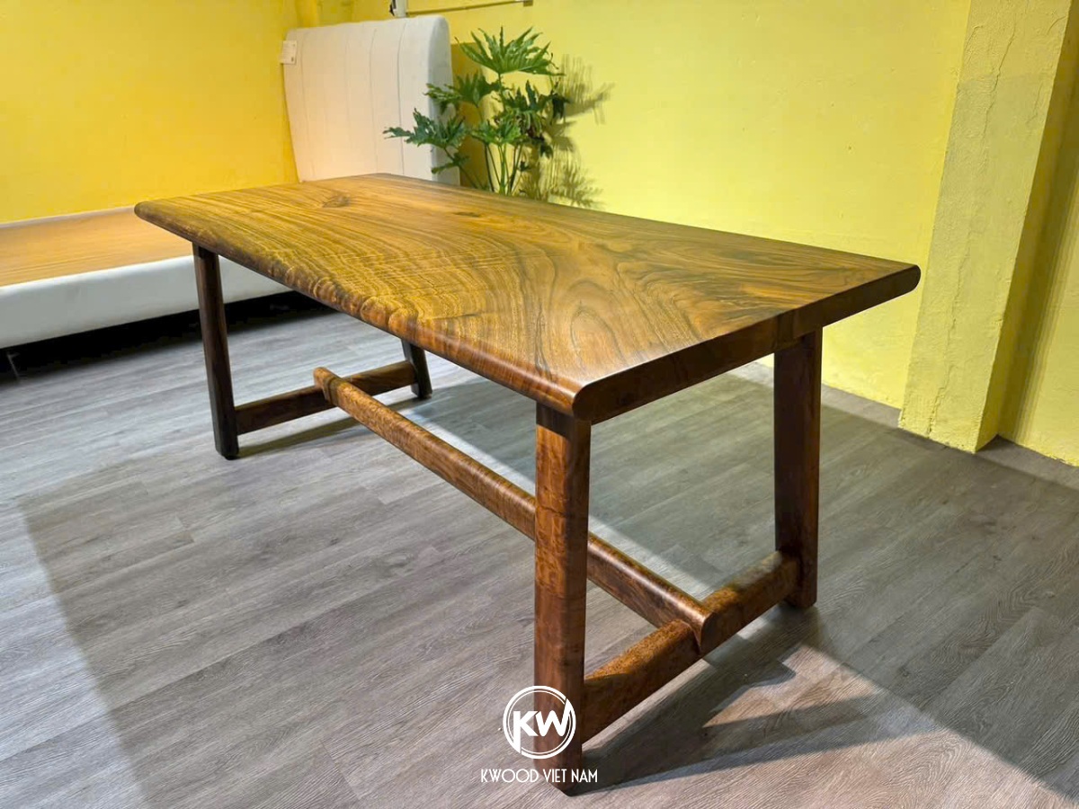 Bàn gỗ me tây nguyên tấm dài 1m8 - BMT198