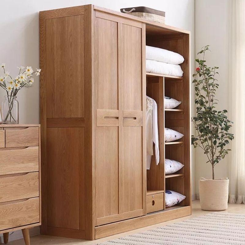 Mức giá tủ quần áo gỗ sồi tự nhiên hiện nay được chia thành hai dòng là gỗ sồi Nga và gỗ sồi Mỹ (Nguồn: Sưu tầm)